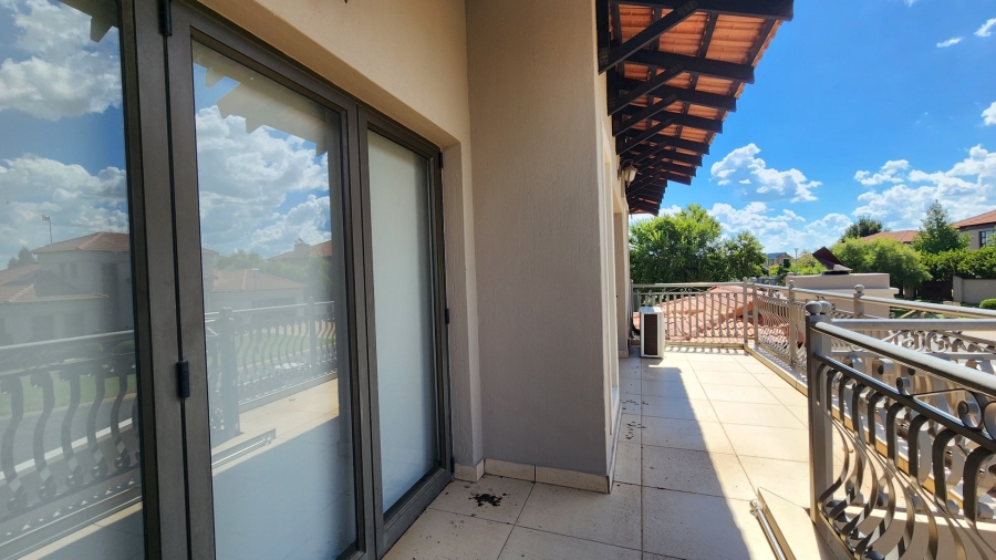 To Let 6 Bedroom Property for Rent in Tuscany Ridge North West